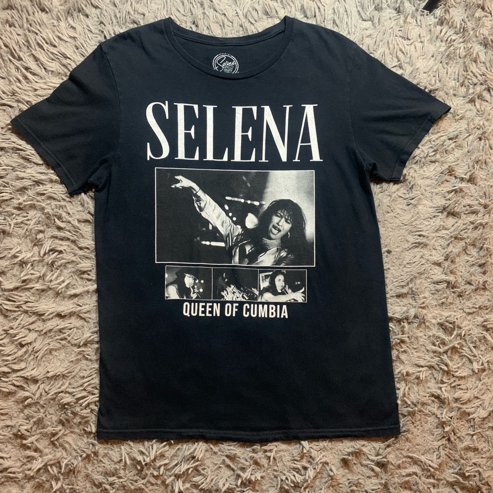 Selena “Queen of Cumbia” black graphic tee Sz M